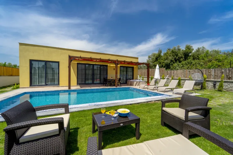 Villa 5 fotoğraf 2